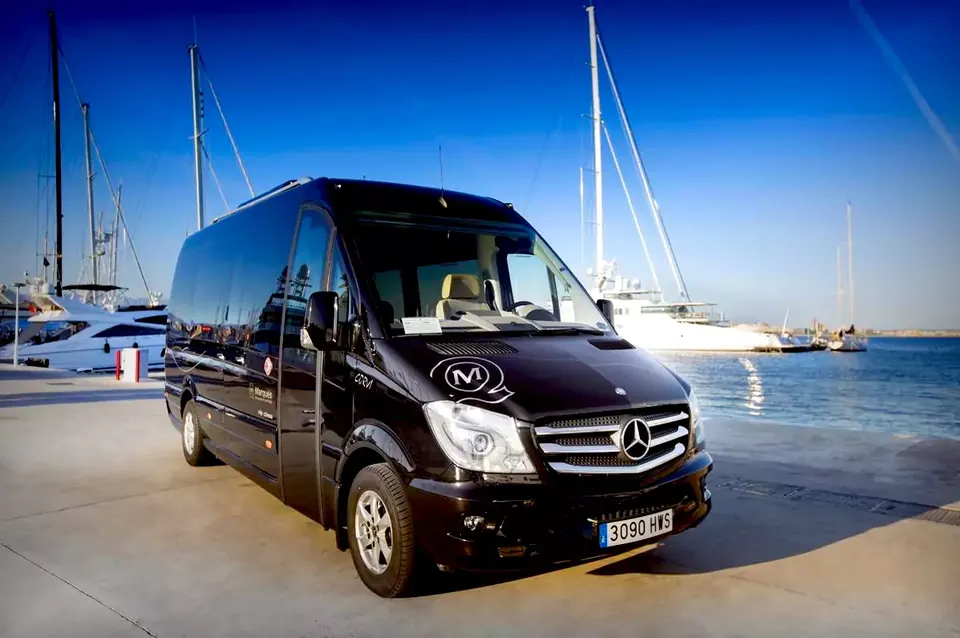 Sprinter VIP en el puerto de Palma.